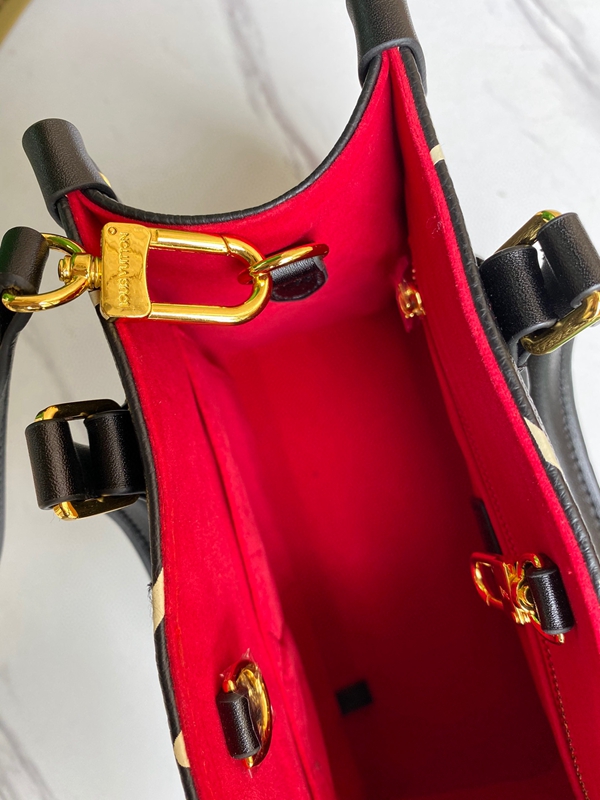 ルイヴィトンバッグ角部分ディテール